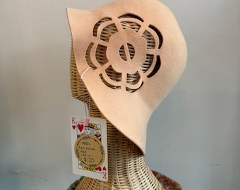 Vintage Peach Felt Sun Hat with Floral Cutout