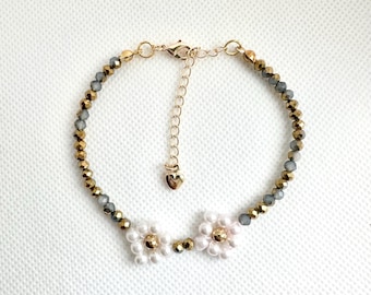 Flower Beaded Bracelet | Gray beads Bracelet | White flower Adjustable Summer Bracelet | Gold  Jewelry | handmade beaded bracelet.