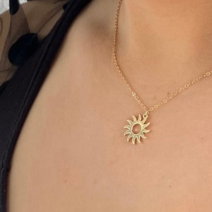 Sun Shaped Gold Pendant Necklace | Sun Necklace | Minimalist | Dainty Gift for Her