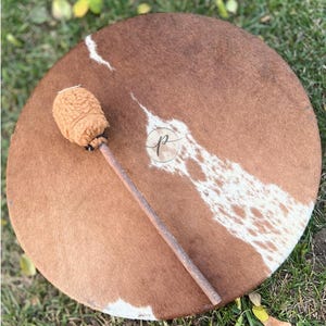 16" handtrommel koeienhaar – natuurlijke huid | Gratis klopper en draagtas | Twee kleuren