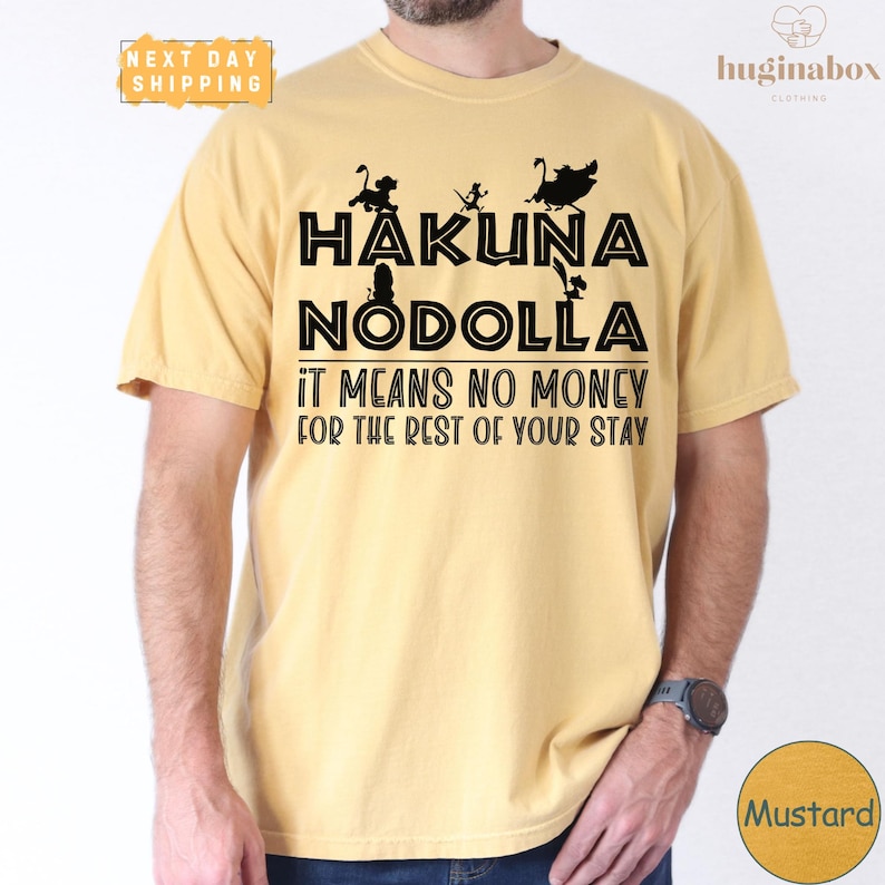 a man wearing a t - shirt that says hakuna noodlela it
