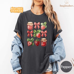 Comfort Colors Strawberry Shirt, Cottagecore Summer Tee, Botanical Garden Aesthetic Tshirt, Cute Berry Shirt for Women, Soft Nature Tee