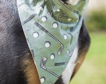Bandana da golf per cani e gatti sopra il collare