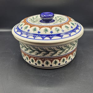 Boleslawiec Evergreen Polish Pottery Covered Casserole Dish Lidded Bowl Hand Painted Pine Trees Leaves Blue Green Brown