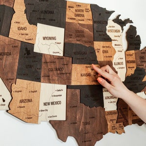 Hölzerne USA-Reisekarte Neue Wohnung Dekor, Push Pin uns Karte Reisegeschenk, Holzkarte über Bett Dekor, Housewarming Geschenk Holz US Karte Wanddekor