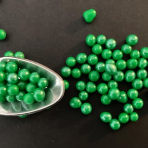 Green Sugar Pearls 4 mm