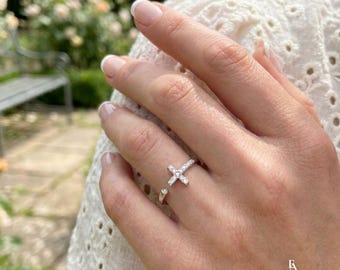 Sterling Silver Cross Ring, Dainty Faith Ring, Adjustable Christian Jewelry, Minimalist Religious Gift for Her, Everyday Gold Cross Ring