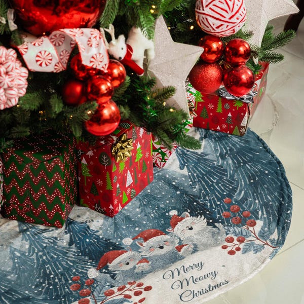 Falda para árbol de Navidad Merry Meowy – 111 cm/44 pulgadas, acogedor diseño navideño de gato, decoración felina colorida, vibrante y divertida para el invierno, regalo de Navidad para amantes de los gatos