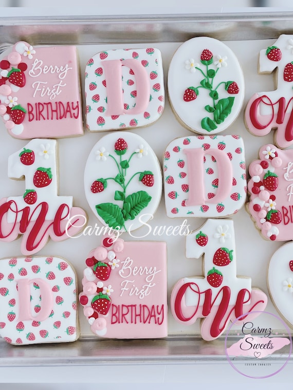 Berry birthday cookies