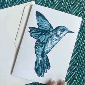 Tarjeta de felicitación de colibrí, diseño original, azul y blanco, perfecta para cualquier ocasión, tarjeta de naturaleza, ilustraciones de animales.