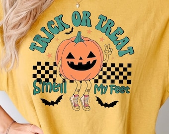 Trick Or Treat Smell My Feet Shirt, Retro Halloween Pumpkin T-Shirt, Funny Spooky Season Graphic Tee, Checkered Fall Party Top, Holiday Gift