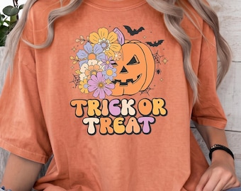 Floral Pumpkin Halloween Shirt, Retro Trick Or Treat Graphic Tee, Cute Spooky Season Jack O Lantern Tshirt, Boho Fall Floral Mama Sweatshirt