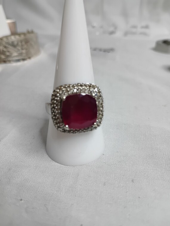 Size 9. Vintage Zales 10K Yellow Gold Synthetic Ruby Men's Pinky Ring |  #1758175292