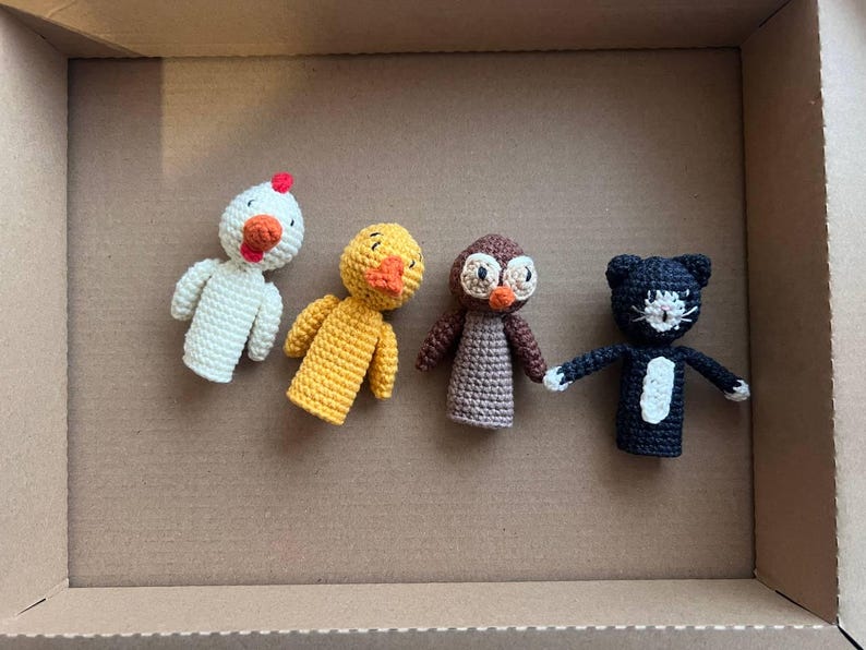 Bambole Little Bears Friend – Set di marionette da dito – Personaggi di storie all'uncinetto fatti a mano, personaggi di libri di fiabe, giocattoli Waldorf, giocattoli Montessori immagine 4
