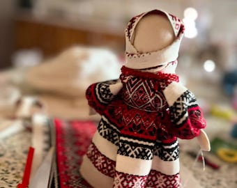 Ukrainsk Motanka-docka – Handgjord traditionell slavisk amulett – Etnisk broderad tygdocka – Andlig dekorationsgåva från Ukraina
