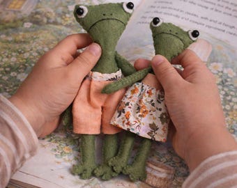 Frog Dolls | Felt Frog Friends | Soft Toy for Kids | Frog and Toad Inspired | Waldorf Style Plush | Unique Gift Handmade