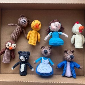 Bambole Little Bears Friend – Set di marionette da dito – Personaggi di storie all'uncinetto fatti a mano, personaggi di libri di fiabe, giocattoli Waldorf, giocattoli Montessori immagine 7