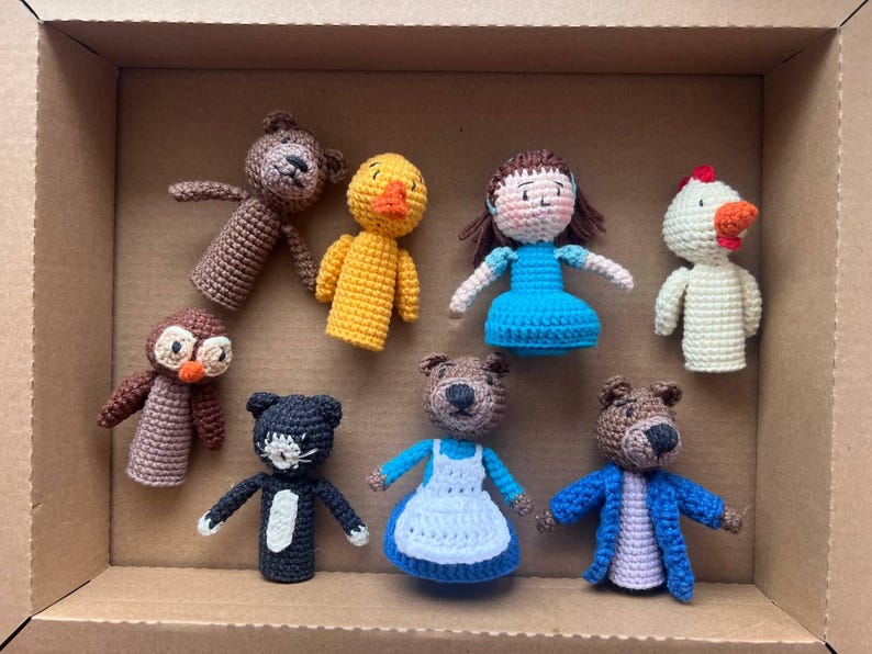Bambole Little Bears Friend – Set di marionette da dito – Personaggi di storie all'uncinetto fatti a mano, personaggi di libri di fiabe, giocattoli Waldorf, giocattoli Montessori immagine 7