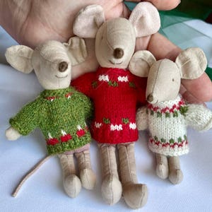 Maileg Mouse Christmas Sweater Outfit – Knitted Holiday Clothes for Little Sister, Big Sister & Mom Maileg Mouse