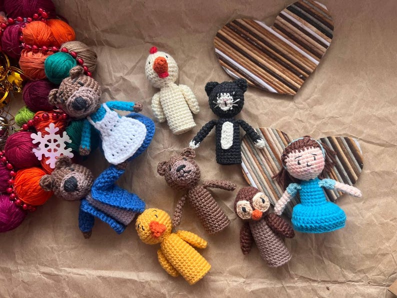 Bambole Little Bears Friend – Set di marionette da dito – Personaggi di storie all'uncinetto fatti a mano, personaggi di libri di fiabe, giocattoli Waldorf, giocattoli Montessori immagine 8