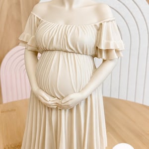 Gepersonaliseerde zwangerschapssculptuur op basis van een foto – een tijdloos aandenken aan je babybuik – een uniek cadeau voor aanstaande moeders (18 cm)