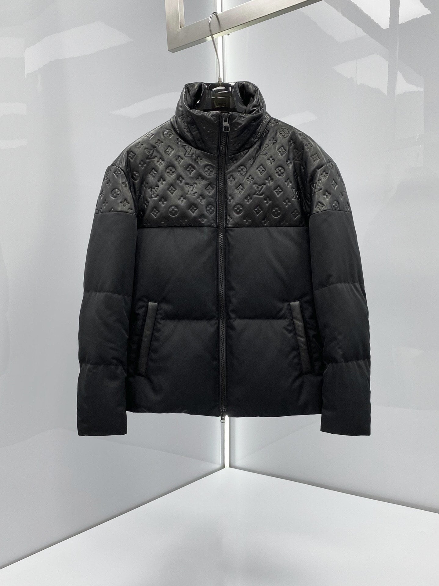 HOT Louis Vuitton Luxury Brand Black Mix Gold Bomber Jacket