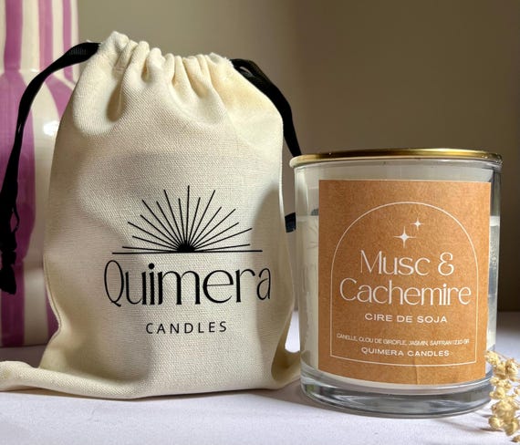 Bougie artisanale en cire de soja Musc & cachemire – Mèche en bois – 210 g – Avec son pochon en coton