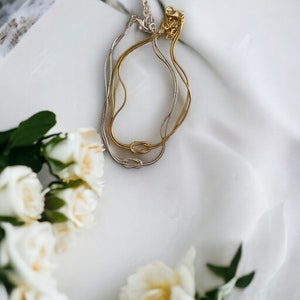 Roestvrij staal goud, zilveren bedelarmband, minimalistische eenvoudige unisex armband, handgemaakte geometrische knooparmband, schattige verstelbare armband afbeelding 4
