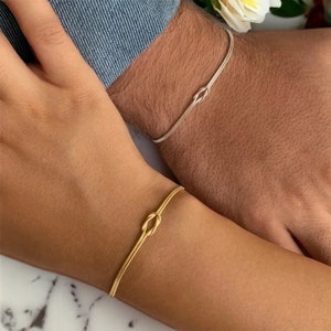 Roestvrij staal goud, zilveren bedelarmband, minimalistische eenvoudige unisex armband, handgemaakte geometrische knooparmband, schattige verstelbare armband afbeelding 1