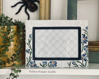 Handmade Mosaic Photo Frame: Floral Decor, Valentine's Gift