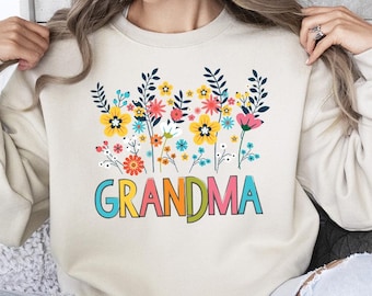 Grandma Wildflower Sweatshirt, Floral Grandma Gift, Vintage Flower Crewneck, Cozy Nana Sweatshirt, Botanical Pullover
