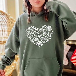 Wildflower Heart Hoodie, Boho Floral Hoodie, Botanical Hoodie, Floral Woman Hoodie, Flowers Hoodie, Nature Hoodie, Floral Aesthetic Hoodie