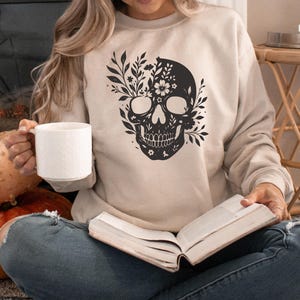 Floral Skeleton Sweatshirt, Halloween Floral Skull Sweatshirt,Floral Spooky Sweatshirt,Large Skull with Flowers Graphic,Vintage Fall Sweater