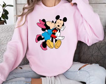 Disney Classic Minnie Mickey Mouse Kiss Sweatshirt,Retro Vintage Minnie Mickey Sweatshirt,Disneyland Holiday Vacation Sweaters,Retro Mickey