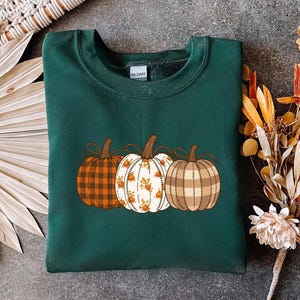Preppy Floral Pumpkin Sweatshirt, Cute Fall Aesthetic Pullover, Trendy Autumn Pumpkin Crewneck, Cozy Thanksgiving Outfit,Preppy Fall Sweater