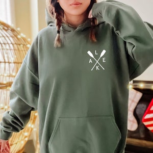 Custom Lake Life Hoodie, Personalized Gift,Camping Vacation Hoodie,Lake Vacation, Vacation Lake Road Trip Camping Gift,Camper Travel Outdoor bild 4