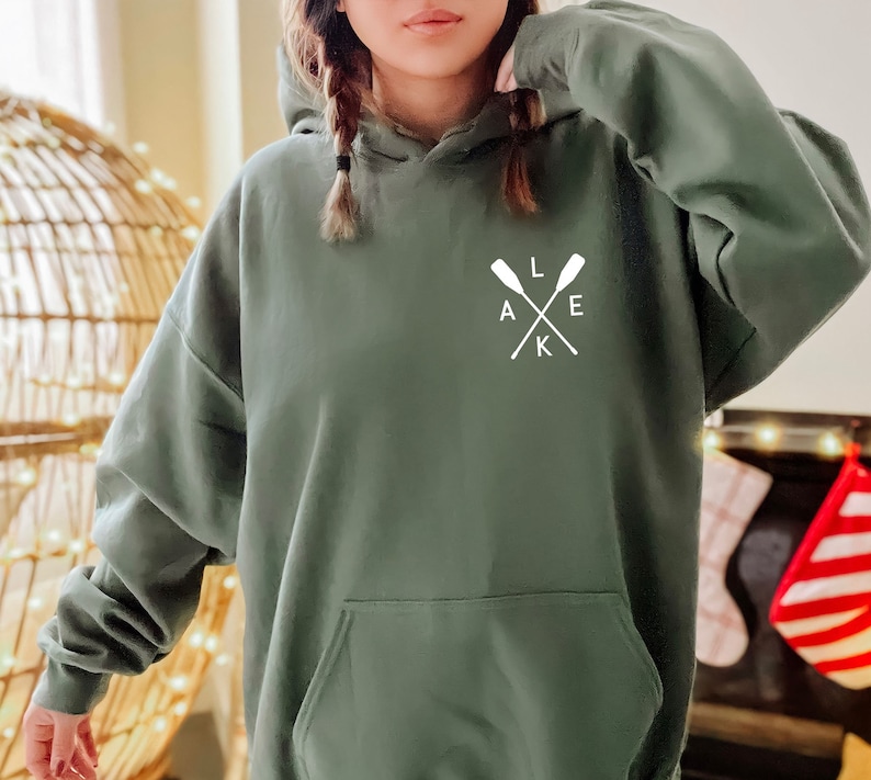 Custom Lake Life Hoodie, Personalized Gift,Camping Vacation Hoodie,Lake Vacation, Vacation Lake Road Trip Camping Gift,Camper Travel Outdoor bild 4