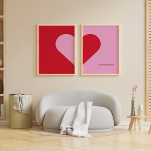 Juego de 2 impresiones de corazón y amor, regalo para ella, descarga digital, póster rosa, arte romántico, arte minimalista