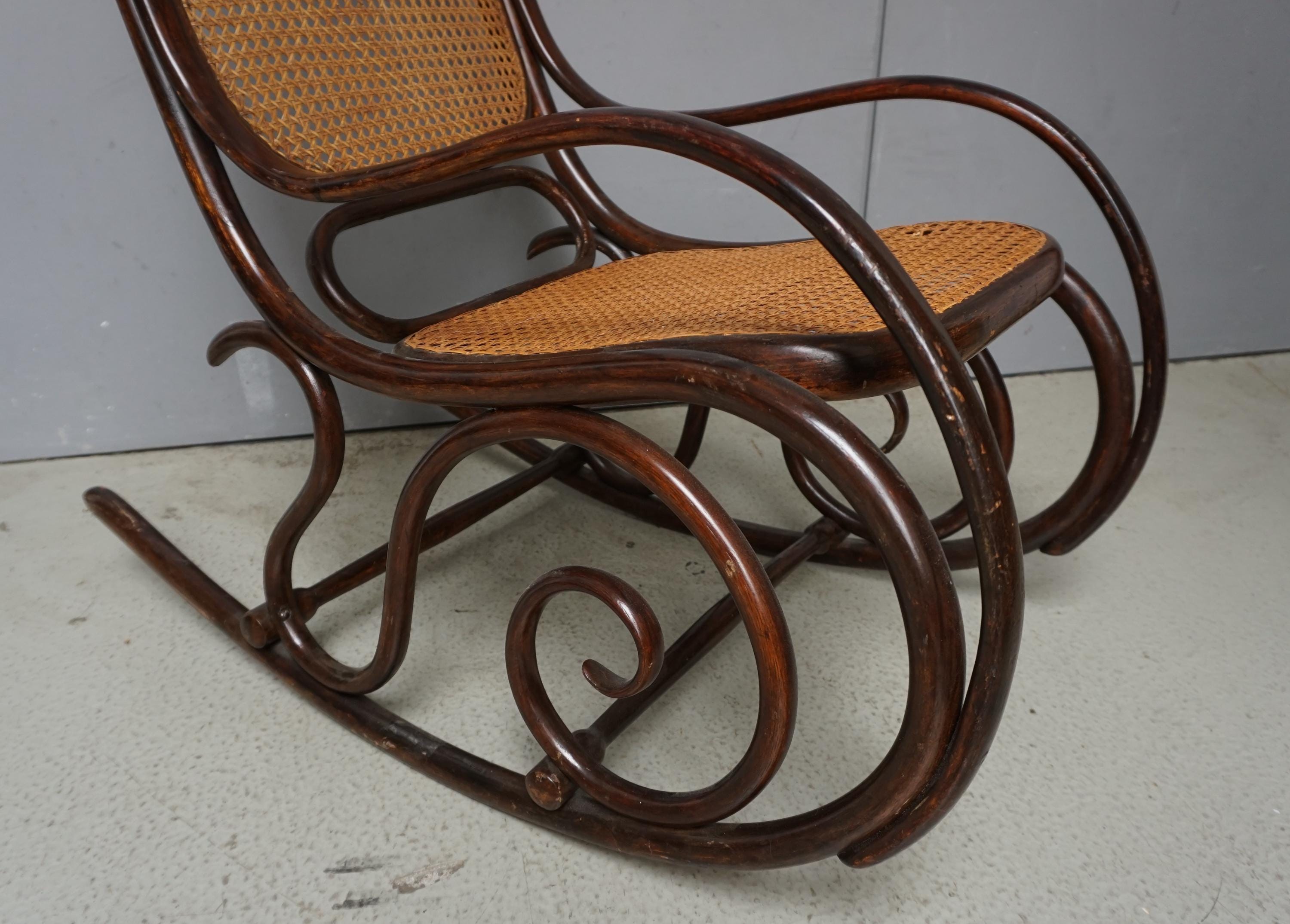 Vintage Art Nouveau Rocking Chair Thonet No. 4 Bentwood