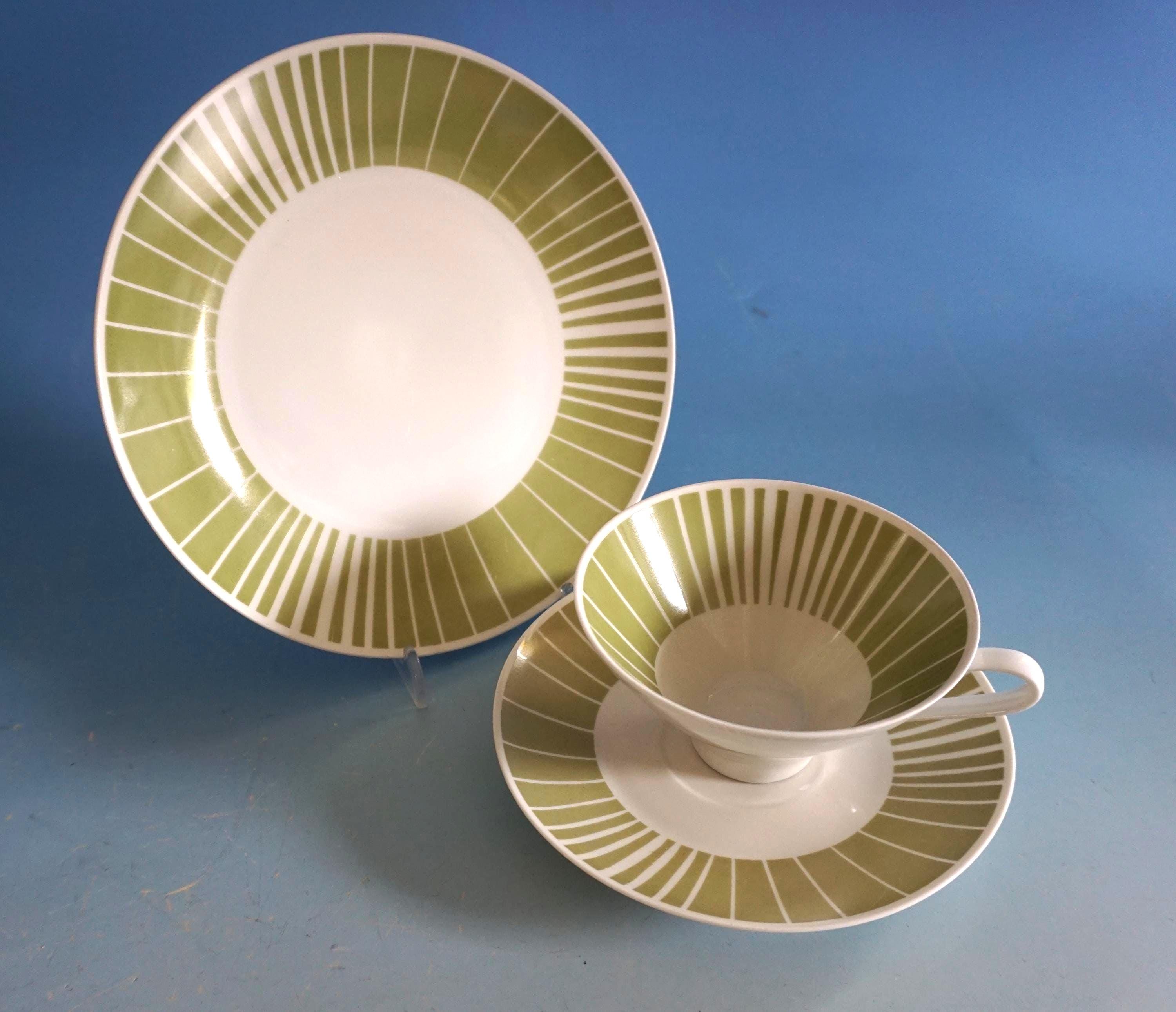 Vintage light collector's cup, collector's place setting, cup plate, porcelain, pistachio white, Mid Century 50s (F025-859)