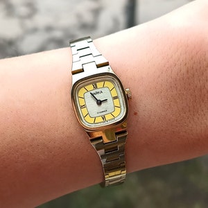 Women&#39;s Watch, Mechanical Wristwatch, Classic Gold Color Watch, 1990s