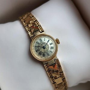 Women&#39;s Watch, Mechanical Wristwatch, Classic Gold Watch, 1990s, Christmas Gift