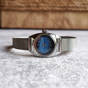 Montre pour femme, montre mécanique classique des années 1990, montre femme bleue, cadeau pour elle