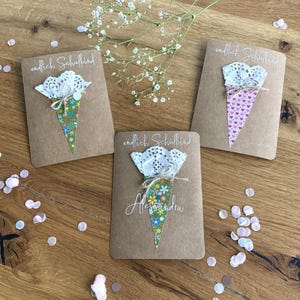 Einschulungskarte Karte aus Kraftpapier zur Einschulung Schulkind mit Namen personalisiert Grußkarte bunt Schulanfang