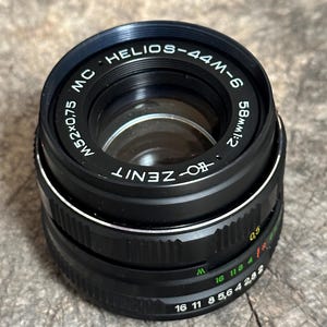 USSR lens MC helios-44m 6 zenit f2 58mm portrait lens M42 SLR camera