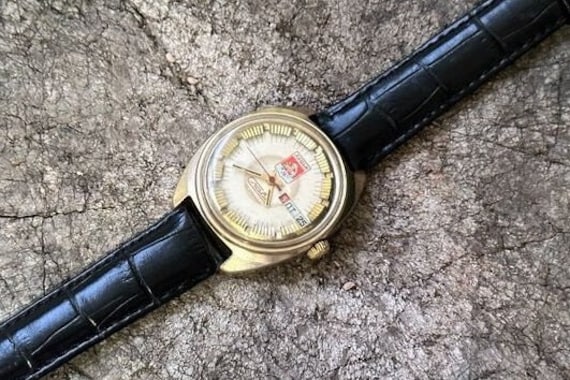 Vintage watch SLAVA commander mechanical wrist wa… - image 1