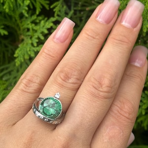 NEW Sterling Silver 925 Green Cubic Zirconia Modern Statement Ring Size 17,5