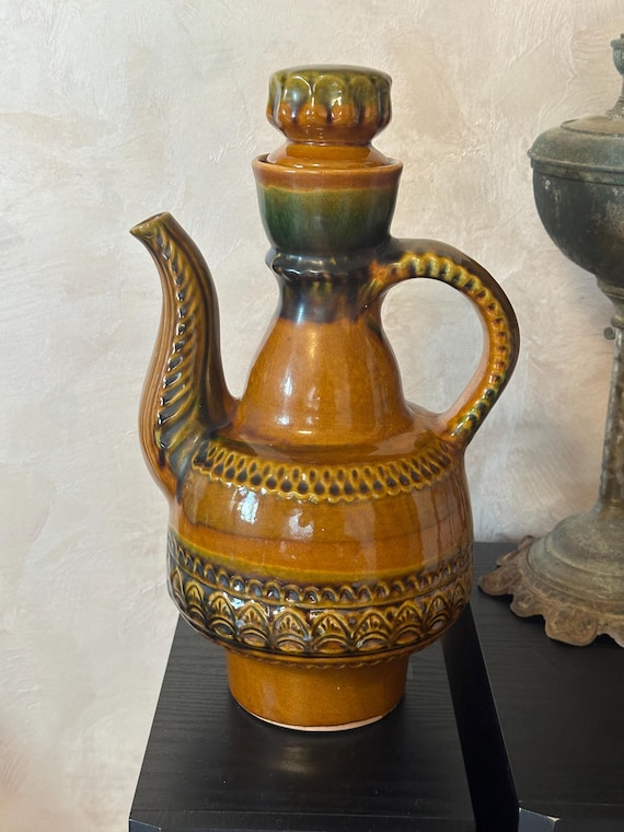 ソビエト製の陶器 蓋付き