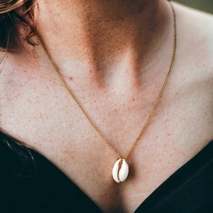 Surfer Girl Aesthetic Jewelry Seashell Jewelry DIY Necklace with Shell Pendant Summer Jewelry Beach Necklace Aesthetic Shell Coastal Jewelry