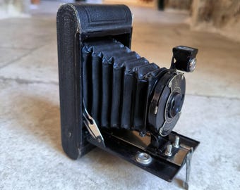 Eastman Kodak Vest Pocket Autographic, model B, A127 roll film, folding camera. Circa 1920&#39;s
